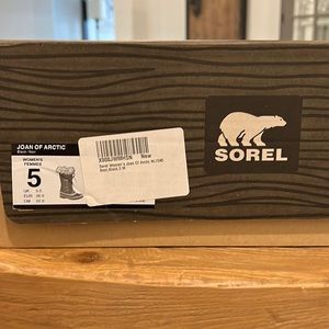 NWB SOREL Joan of Artic waterproof boots Size 5
